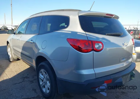 2011 Chevrolet Traverse Ls z USA, uszkodzony, nr VIN 1GNKREED0BJ185937